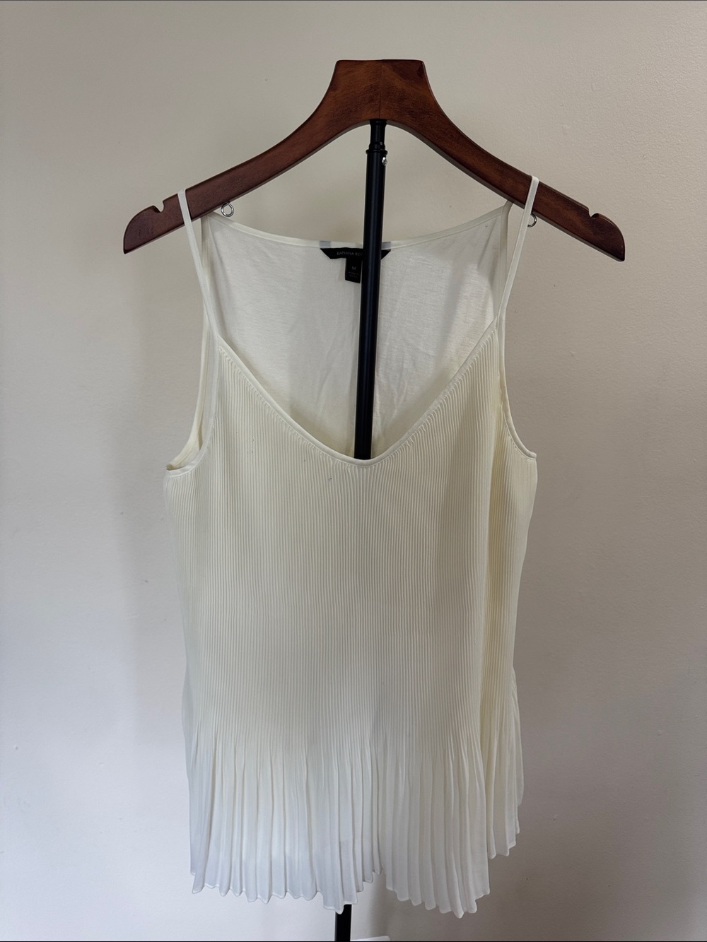 Banana Republic Ivory Pleated V-Neck Cami Tank (Size M)